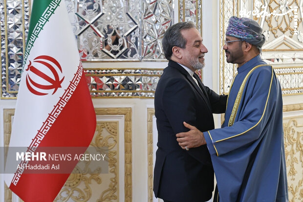 گفتگوی تلفنی وزیر امور خارجه ایران با همتایان عمانی و عراقی