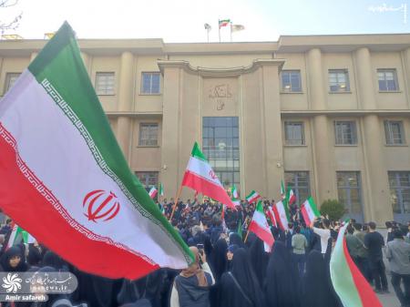 عزادارنماها دیروز در دانشگاه تهران چه کردند؟/ از پرتاب سنگ تا استقبال از حمله نظامی دشمن!