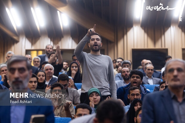 فضای نقد در دانشگاه تهران بازتر می‌شود