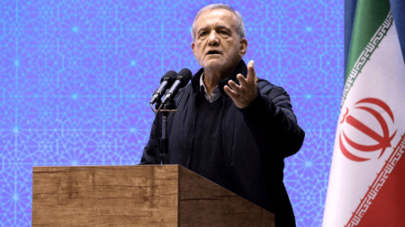 وزرا با حضور در دانشگاه فضای گفت‌وگو را تقویت کنند