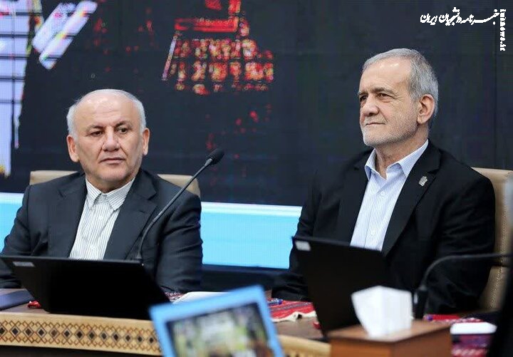 رئیس جمهور: وفاق و همدلی کلید عبور کشور از بحران‌های اقتصادی است