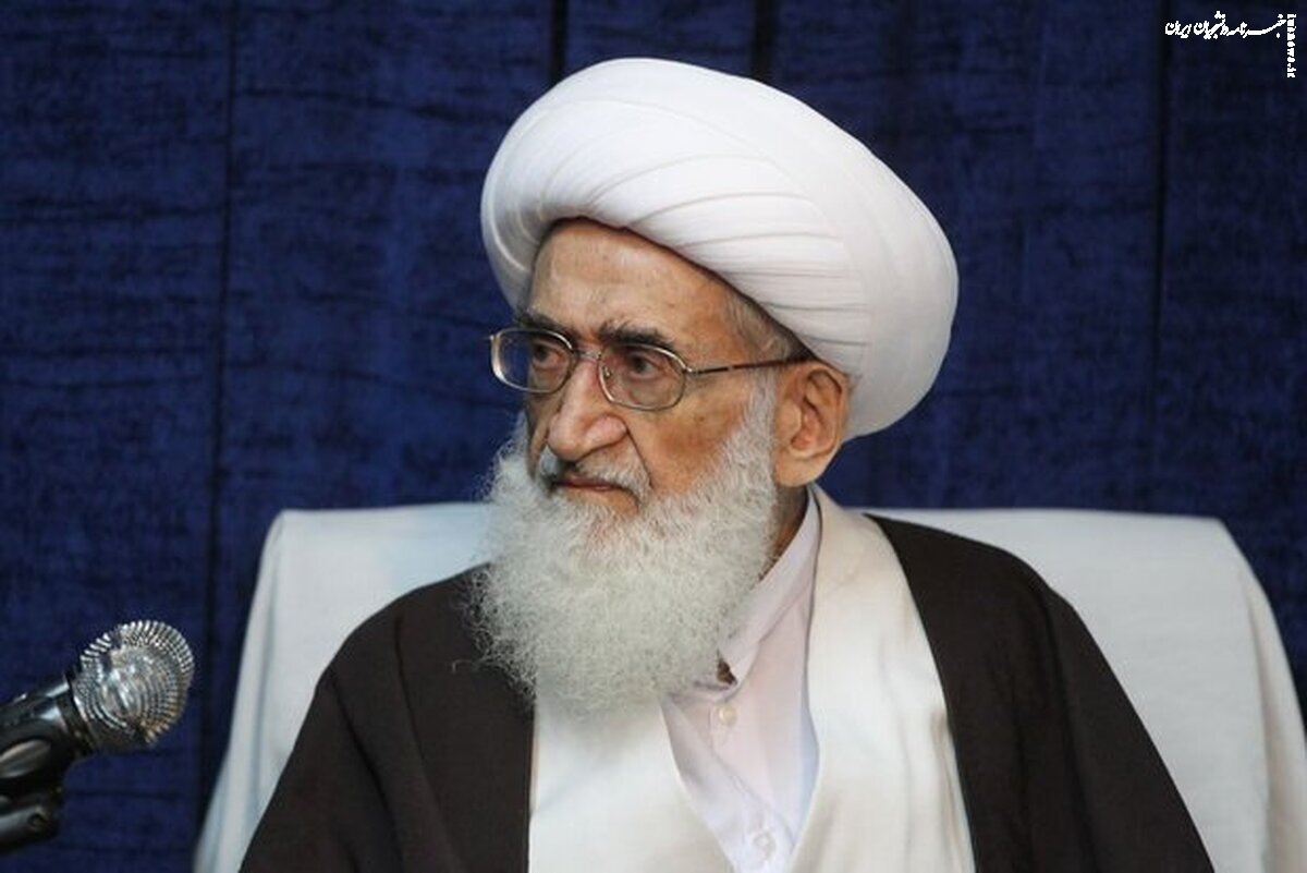 با بصیرت و همدلی در پشت سر رهبر معظم انقلاب حرکت کنید
