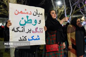 اجتماع شبانه مشهدی‌ها در بیعت با رهبر انقلاب +عکس