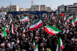 تشییع شهیدان لاریجانی، سلیمانی و شهدای ناو دنا +عکس