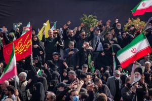 تشییع شهیدان لاریجانی، سلیمانی و شهدای ناو دنا +عکس