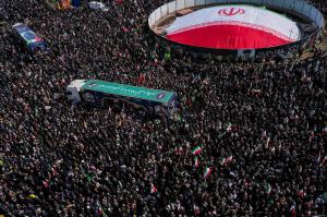 تشییع شهیدان لاریجانی، سلیمانی و شهدای ناو دنا +عکس