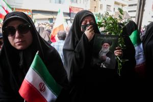 تشییع شهیدان لاریجانی، سلیمانی و شهدای ناو دنا +عکس