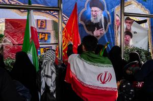 تشییع شهیدان لاریجانی، سلیمانی و شهدای ناو دنا +عکس