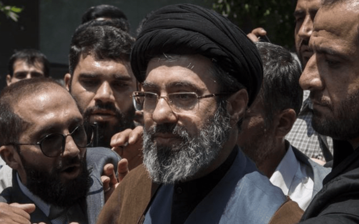 من خانم مقام معظم رهبری هستم