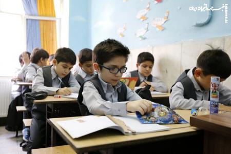 سال تحصیلی ۱۴۰۵-۱۴۰۴ تا پایان خرداد ماه ادامه خواهد داشت