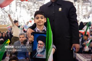 گرامیداشت چهلمین روز شهادت دانش‌آموزان میناب در حرم مطهر رضوی +عکس