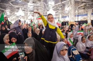 گرامیداشت چهلمین روز شهادت دانش‌آموزان میناب در حرم مطهر رضوی +عکس