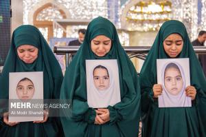 گرامیداشت چهلمین روز شهادت دانش‌آموزان میناب در حرم مطهر رضوی +عکس
