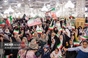 گرامیداشت چهلمین روز شهادت دانش‌آموزان میناب در حرم مطهر رضوی +عکس