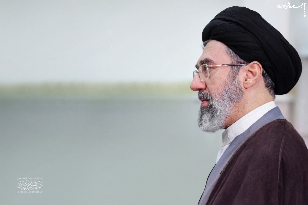 رهبر انقلاب: متجاوزین را رها نمی‌کنیم/ مدیریت تنگه هرمز را به مرحله جدیدی وارد می‌کنیم!