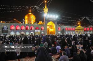 حرم مطهر رضوی در سوگ شهادت امام جعفر صادق(ع) +عکس