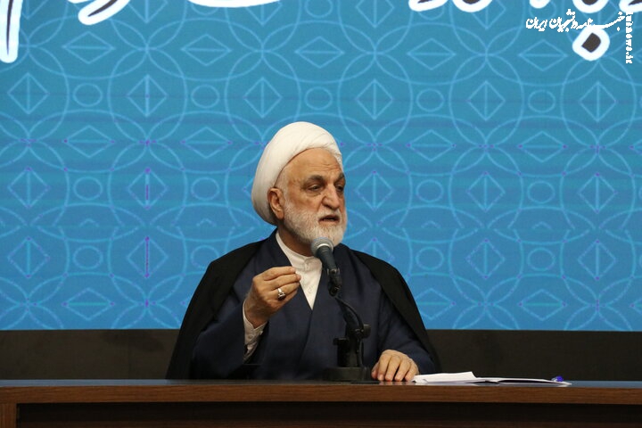 جمهوری اسلامی ذره‌ای از حقوق ملت کوتاه نیامده و نخواهد آمد