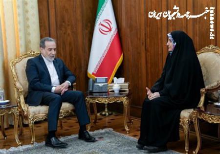 دیدار خانم مهدیه اسفندیاری با وزیر امور خارجه