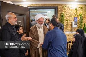 دیدار حجت‌الاسلام محمدجواد حاج‌علی‌اکبری با خانواده شهدا +عکس