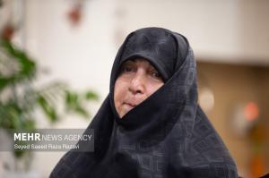 دیدار حجت‌الاسلام محمدجواد حاج‌علی‌اکبری با خانواده شهدا +عکس