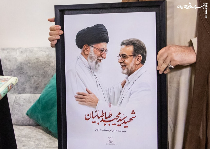 دیدار حجت‌الاسلام محمدجواد حاج‌علی‌اکبری با خانواده شهدا +عکس