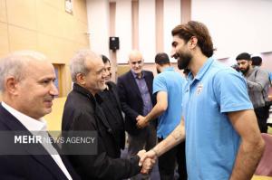 رئیس جمهور مهمان ویژه تیم ملی فوتبال ایران شد+ تصاویر