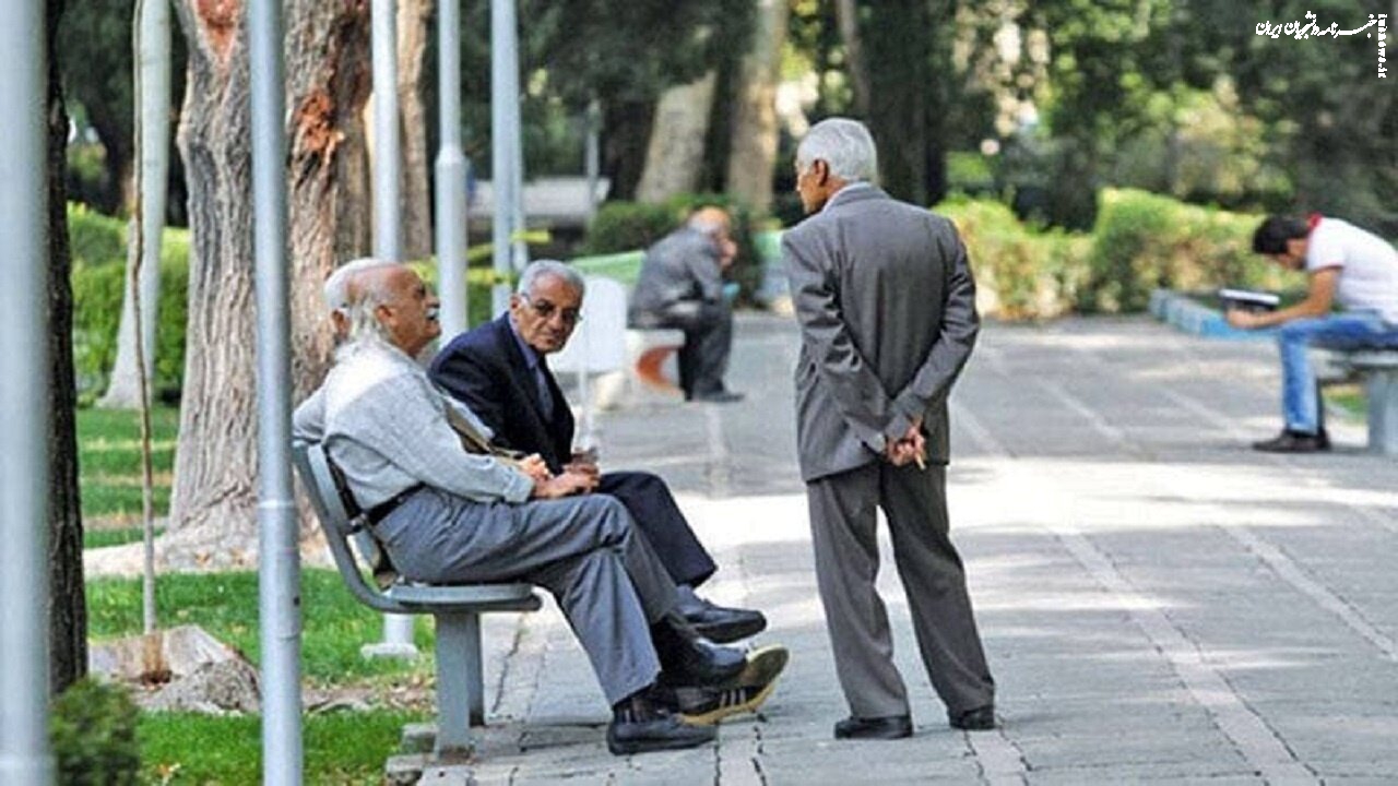 هشدار صالحی: در سه دهه آینده، یک سوم جمعیت ایران سالمند می‌شود