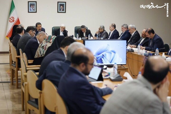عارف: هیچ کس منکر وجود گرانی در بازار نیست