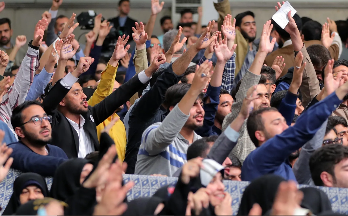 عدول از سخنان رهبر انقلاب را نمی‌پذیریم