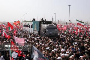 تشییع پیکر مطهر رهبر شهید انقلاب در قم +عکس