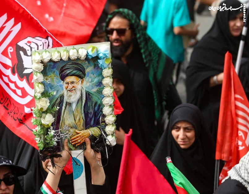 تشییع پیکر مطهر رهبر شهید انقلاب در قم +عکس