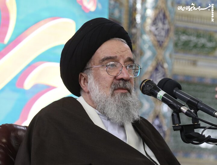 ملت ایران با بصیرت توطئه های دشمنان را خنثی می کند