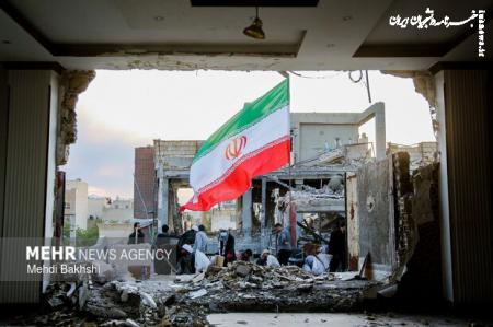 US strikes hit bridges, water plants in south Iran
