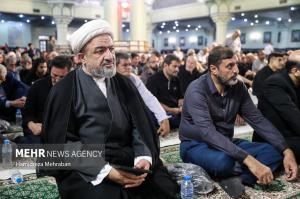 بزرگداشت رهبر شهید انقلاب از طرف خانواده شهید رئیسی +عکس