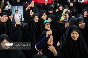 بزرگداشت رهبر شهید انقلاب از طرف خانواده شهید رئیسی +عکس