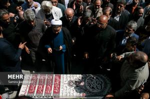 تشییع پیکر زنده‌یاد «اکبر عبدی»