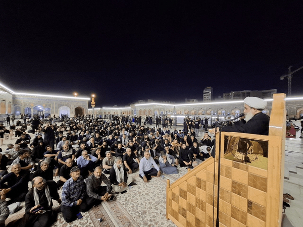 بزرگداشت رهبر شهید انقلاب در حرم امام علی (ع) برگزار شد