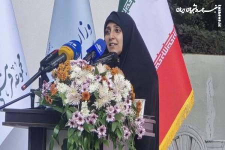 بهروزآذر: زنان در آثار فرشچیان، جانِ زندگی و مرکز آفرینش‌اند