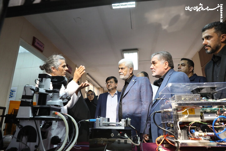 بازدید کمیسیون بهداشت از پژوهشگاه ملی سرطان جهاددانشگاهی