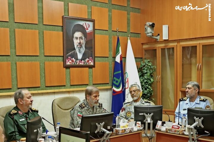 بررسی تحولات جنگ در دیدار فرمانده کل ارتش و سرپرست وزارت دفاع