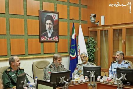 بررسی تحولات جنگ در دیدار فرمانده کل ارتش و سرپرست وزارت دفاع