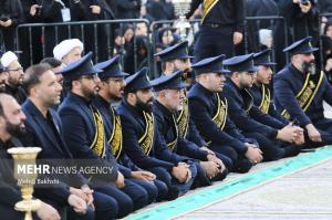 آیین تعویض پرچم حرم حضرت معصومه(س) +عکس