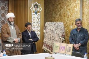 مراسم رونمایی از مجموعه کتاب «هزار و یک پرسش از مقاومت» +عکس