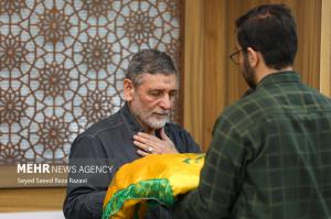 مراسم رونمایی از مجموعه کتاب «هزار و یک پرسش از مقاومت» +عکس