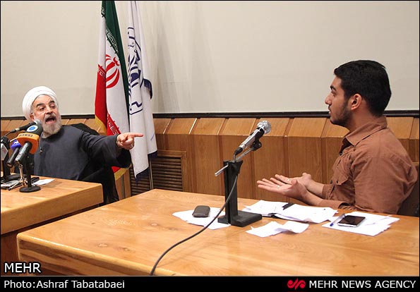 جلسه حسن روحانی با دانشجویان در دانشگاه شریف