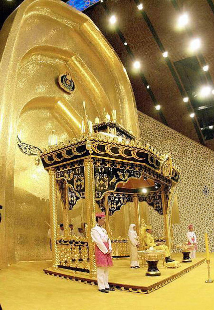 عکس:: ثروتمند ترین پادشاه جهان