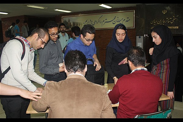 عکس:: «ایران برگر» به دانشگاه شریف رفت