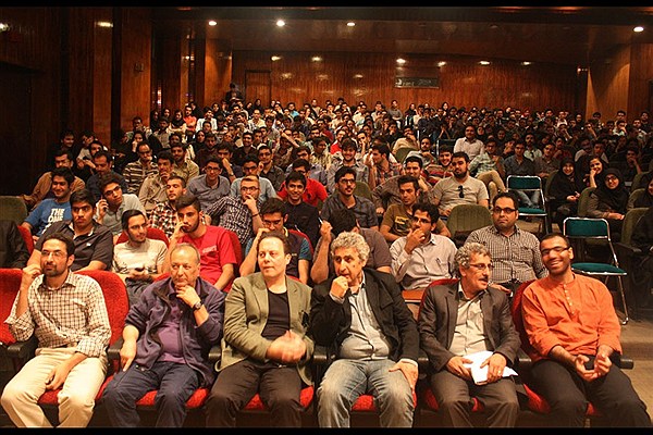 عکس:: «ایران برگر» به دانشگاه شریف رفت