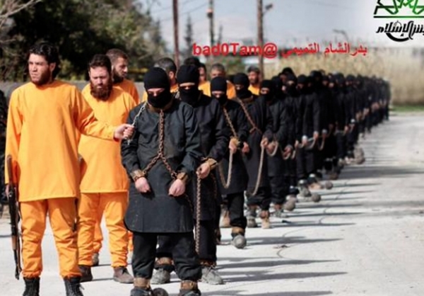 اعدام اعضای داعش به شیوه خودشان