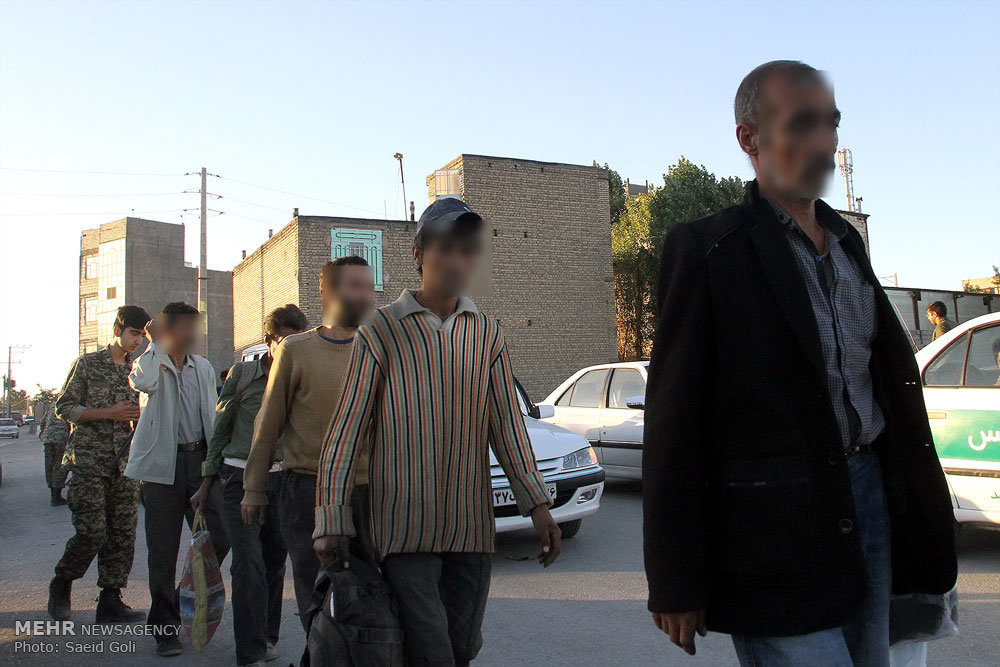 عکس:: جمع آوری معتادان در حاشیه مشهد